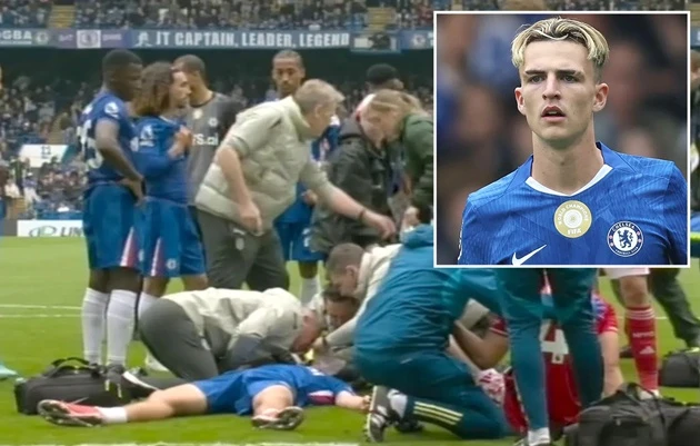 Jesse Derry thở oxy và nhập viện ngay trong ngày ra mắt Chelsea Jesse Derry thở oxy và nhập viện ngay trong ngày ra mắt Chelsea