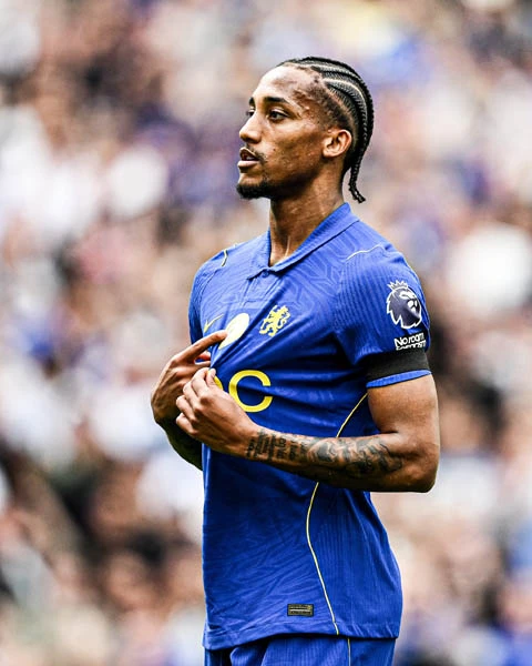 Joao Pedro bị chỉ trích màn ăn mừng quá khích trước đội bóng cũ Joao Pedro bị chỉ trích màn ăn mừng quá khích trước đội bóng cũ