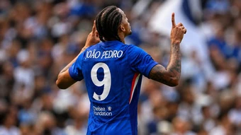 Joao Pedro phá 'lời nguyền số 9' của Chelsea chỉ sau 31 giây?