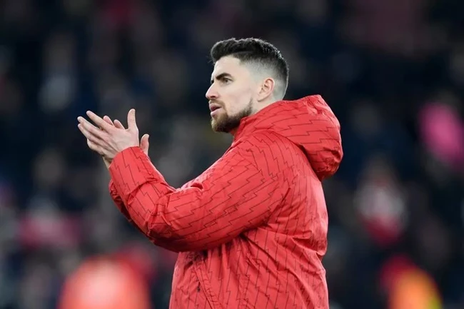 Jorginho lo ngại Arsenal mất chất vì quá lạm dụng bóng chết Jorginho lo ngại Arsenal mất chất vì quá lạm dụng bóng chết