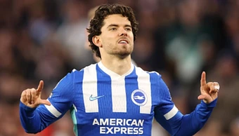 Kadioglu phơi bày sự rệu rã của Chelsea trong đêm thăng hoa tại Amex