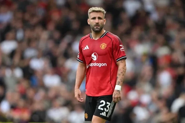 Kéo Luke Shaw đá trung vệ là nước cờ vẹn toàn của Man Utd Kéo Luke Shaw đá trung vệ là nước cờ vẹn toàn của Man Utd