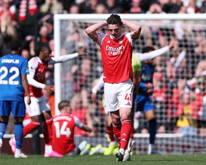Kết quả Arsenal 1-2 Bournemouth: Pháo thủ ngã ngựa Kết quả Arsenal 1-2 Bournemouth: Pháo thủ ngã ngựa