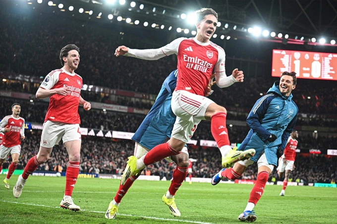 Kết quả Arsenal 2-0 Everton: Pháo thủ tiến gần chức vô địch Kết quả Arsenal 2-0 Everton: Pháo thủ tiến gần chức vô địch