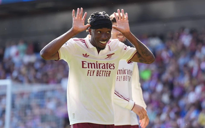 Kết quả Crystal Palace 1-2 Arsenal: Tân vương nâng cúp mừng chiến thắng Kết quả Crystal Palace 1-2 Arsenal: Tân vương nâng cúp mừng chiến thắng