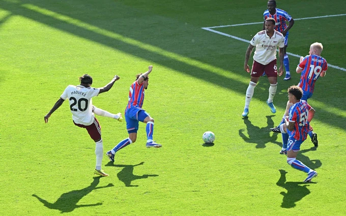 Kết quả Crystal Palace 1-2 Arsenal: Tân vương nâng cúp mừng chiến thắng Kết quả Crystal Palace 1-2 Arsenal: Tân vương nâng cúp mừng chiến thắng