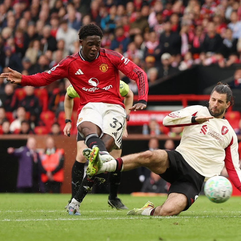 Kết quả MU 3-2 Liverpool: MU chính thức có vé dự Champions League 2026/27