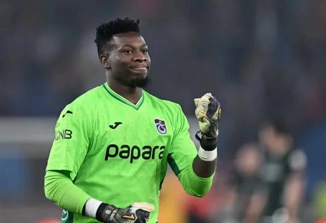 Khen Onana phi thường, Van der Sar vẫn hiểu lý do MU bán Khen Onana phi thường, Van der Sar vẫn hiểu lý do MU bán