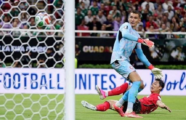 Khi bóng chết kiểu Ngoại hạng Anh đổ bộ World Cup Khi bóng chết kiểu Ngoại hạng Anh đổ bộ World Cup