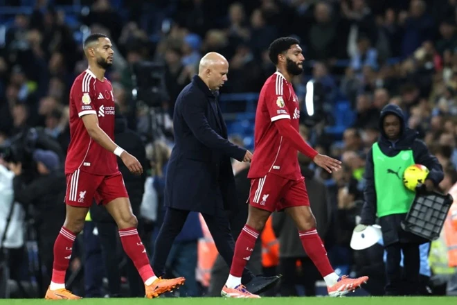 Khoan hồng với Arne Slot là canh bạc của Liverpool Khoan hồng với Arne Slot là canh bạc của Liverpool