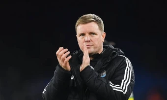 Khủng hoảng bủa vây Newcastle, Eddie Howe lung lay ghế nóng