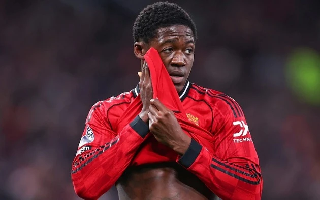 Kobbie Mainoo trở lại tập luyện trước đại chiến Chelsea