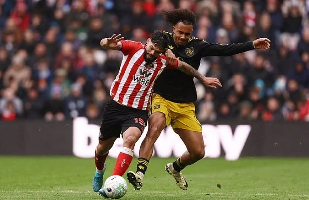 Lammens rực sáng cứu Man Utd thoát thua Sunderland Lammens rực sáng cứu Man Utd thoát thua Sunderland