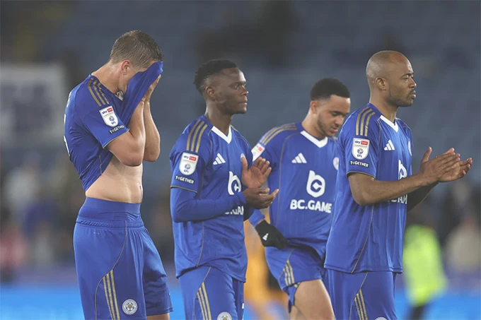 Leicester chia tay 10 cầu thủ sau mùa giải thảm họa