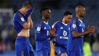 Leicester chia tay 10 cầu thủ sau mùa giải thảm họa