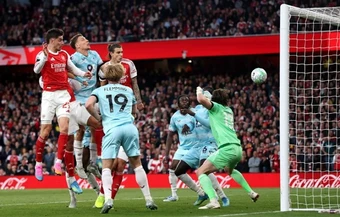 Liam Brady bác bỏ quan điểm Arsenal vô địch nhàm chán
