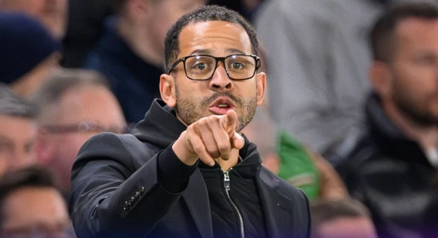 Liam Rosenior đứng áp chót trong lịch sử các HLV Chelsea Liam Rosenior đứng áp chót trong lịch sử các HLV Chelsea