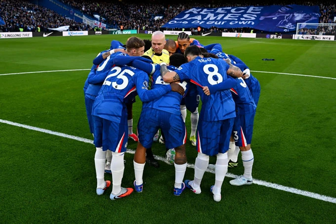 Liam Rosenior thừa nhận sai lầm chiến thuật nhưng vẫn trách trọng tài Liam Rosenior thừa nhận sai lầm chiến thuật nhưng vẫn trách trọng tài