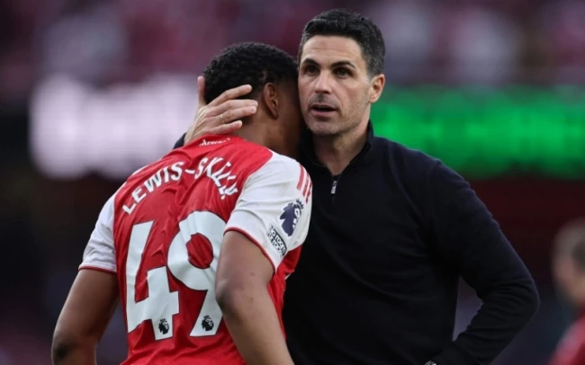 Lịch thi đấu ủng hộ Arsenal hay Man City vô địch?