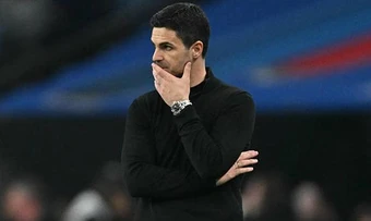 Lineker bóc mẽ Arteta dùng lại bài của Sir Alex