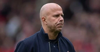 Liverpool bất ngờ sa thải HLV Arne Slot