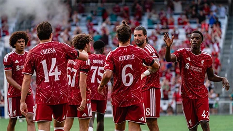 Liverpool chao đảo giữa đại dương biến động