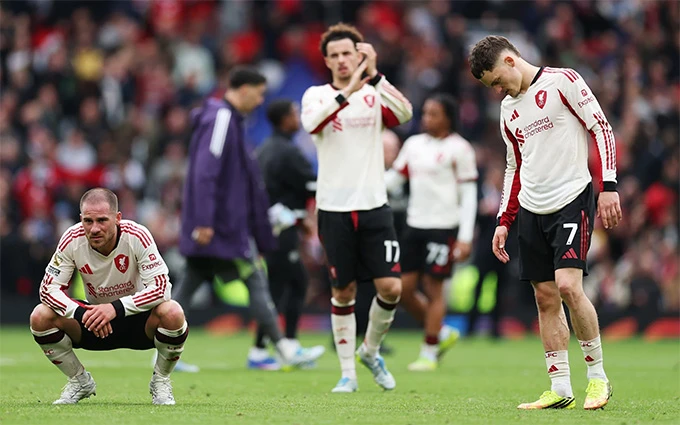 Liverpool của Arne Slot đang bị biến thành trò cười Liverpool của Arne Slot đang bị biến thành trò cười