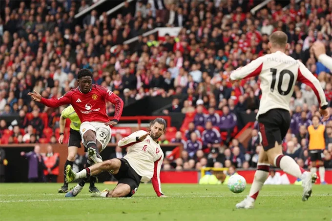 Liverpool của Arne Slot đang bị biến thành trò cười Liverpool của Arne Slot đang bị biến thành trò cười