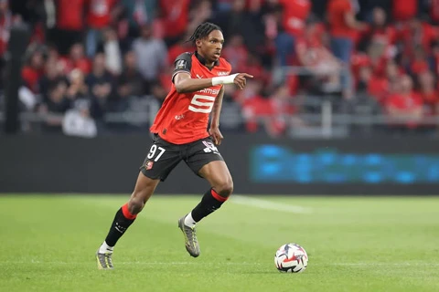 Liverpool đặt cược 60 triệu bảng vào 'Van Dijk mới'