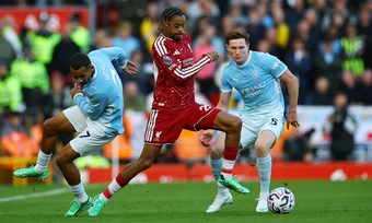 Liverpool thua Man City 0-3: Doku định đoạt trận đấu