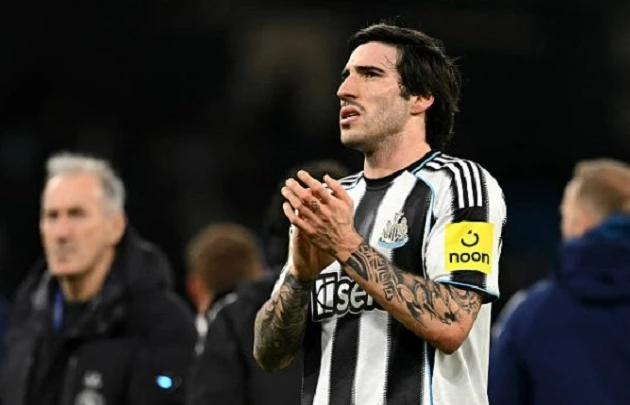 Luật chi tiêu siết chặt làm khó tham vọng Newcastle
