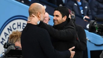 Lùi phán quyết cáo buộc của Man City giúp Arsenal đường hoàng vô địch