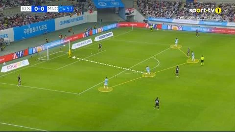 Man City của Maresca có gì khác so với của Guardiola? Man City của Maresca có gì khác so với của Guardiola?
