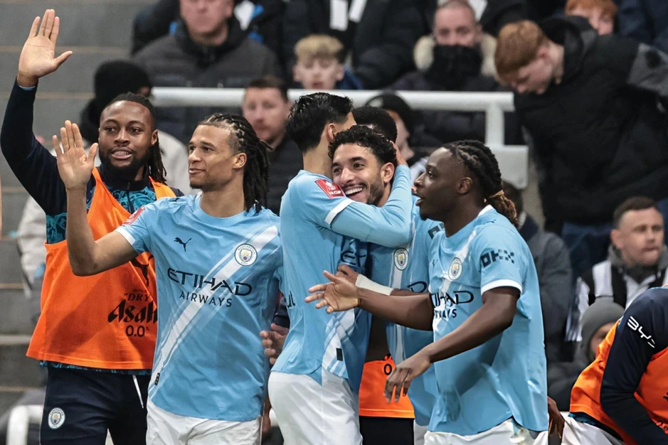 Man City ngược dòng hạ Newcastle, vào tứ kết FA Cup Man City ngược dòng hạ Newcastle, vào tứ kết FA Cup