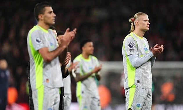 Man City sảy chân, Arsenal vô địch Ngoại hạng Anh sau 22 năm Man City sảy chân, Arsenal vô địch Ngoại hạng Anh sau 22 năm