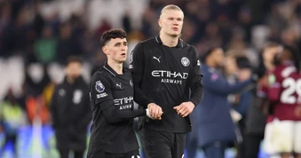 Man City sảy chân trước West Ham, Arsenal hưởng lợi lớn