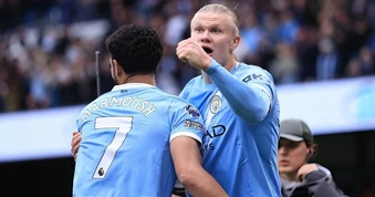 Man City thắng đậm Brentford, tiếp tục gây áp lực lên Arsenal