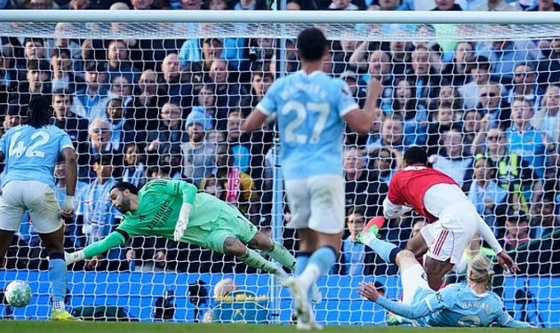 Man City trở thành ứng viên số một sau trận thắng Arsenal Man City trở thành ứng viên số một sau trận thắng Arsenal
