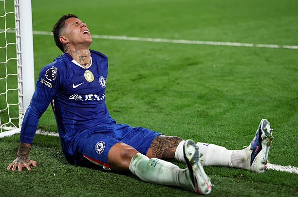 Màn tái xuất đỉnh cao của Enzo phơi bày sự bế tắc ở Chelsea Màn tái xuất đỉnh cao của Enzo phơi bày sự bế tắc ở Chelsea