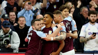 Màn trình diễn tiệm cận hoàn hảo của Ollie Watkins