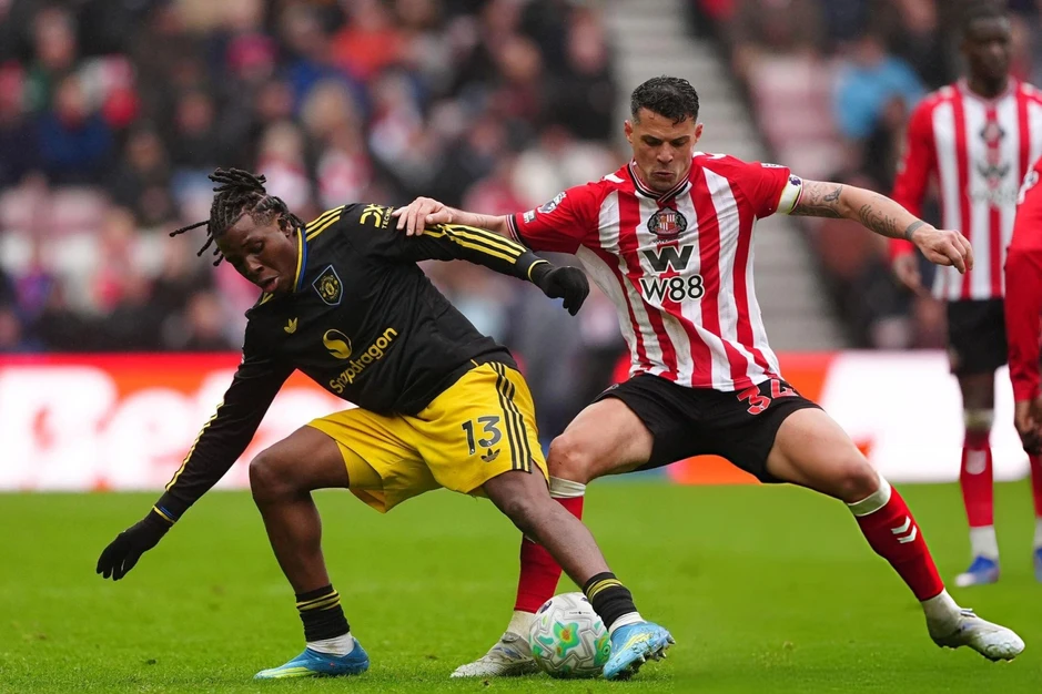 Man Utd chia điểm với Sunderland, cuộc đua top 3 chưa ngã ngũ Man Utd chia điểm với Sunderland, cuộc đua top 3 chưa ngã ngũ