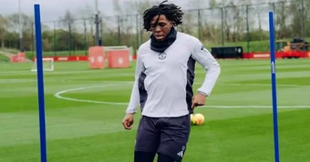 Man Utd đón cú hích lớn từ Dorgu