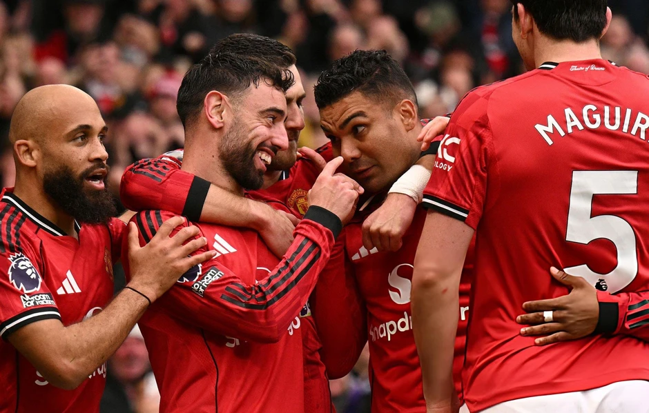 Man Utd hạ gục Aston Villa, xây chắc vị trí dự Champions League Man Utd hạ gục Aston Villa, xây chắc vị trí dự Champions League