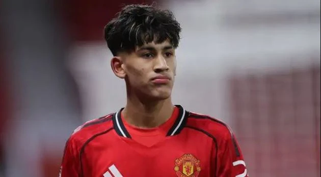 Man Utd thận trọng với thần đồng 15 tuổi JJ Gabriel Man Utd thận trọng với thần đồng 15 tuổi JJ Gabriel