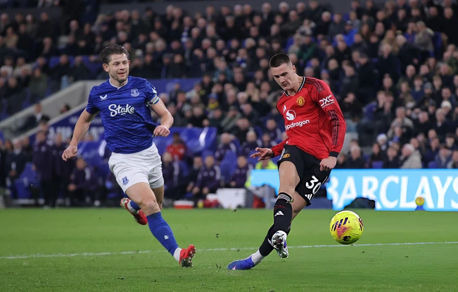 Man Utd thắng Everton: Dấu ấn "tam tấu" 207 triệu bảng Man Utd thắng Everton: Dấu ấn "tam tấu" 207 triệu bảng