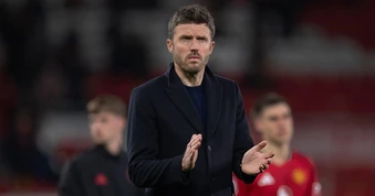 Man Utd thi đấu thất thường, HLV Carrick đối mặt nguy cơ mất ghế