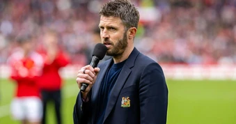 Man Utd về đích thứ ba, HLV Carrick vẫn úp mở tương lai