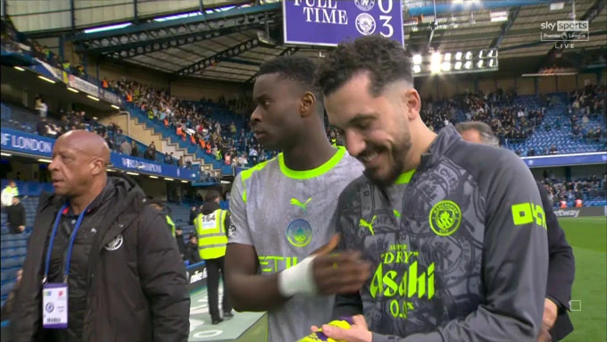 Marc Guehi nhường giải Cầu thủ xuất sắc nhất trận Chelsea 0-3 Man City Marc Guehi nhường giải Cầu thủ xuất sắc nhất trận Chelsea 0-3 Man City