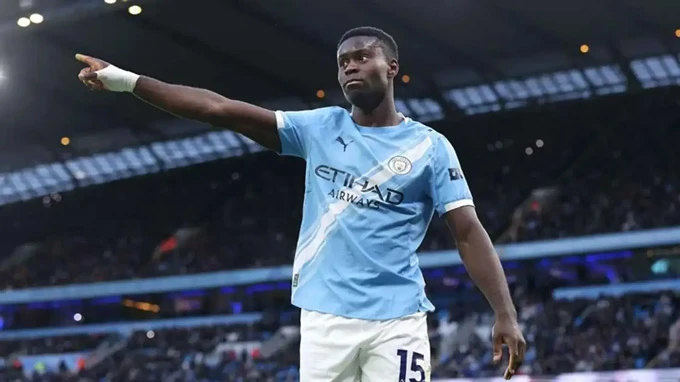 Marc Guehi: Từ người hùng của Man City tới 'ân nhân' của Arsenal Marc Guehi: Từ người hùng của Man City tới 'ân nhân' của Arsenal
