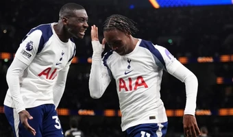 Mathys Tel lập siêu phẩm, Tottenham đánh rơi chiến thắng trước Leeds